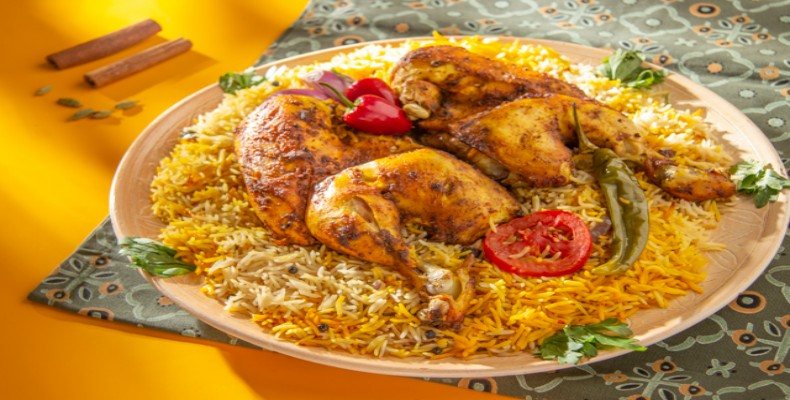 مندی مرغ و برنج زعفرانی؛ غذای اصیل عربی و از بهترین غذاهای دبی