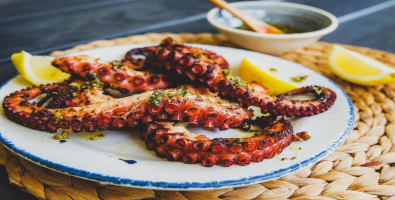 بشقاب هشت پا (Octopus Dish)