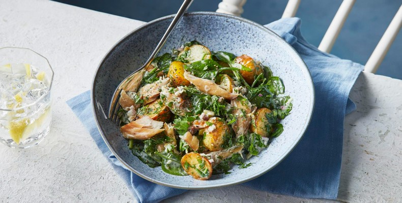 خوراک ماهی دودی مکرل؛ از غذاهای خوشمزه و سالم در لیست بهترین غذاهای دبی