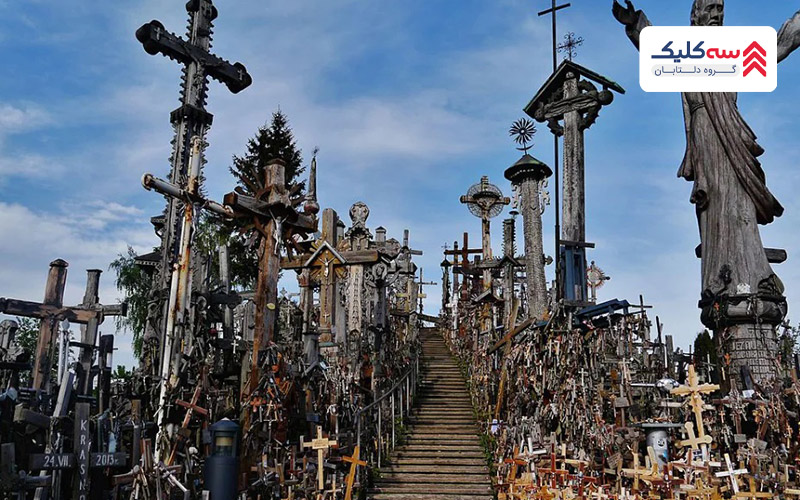 ثپه صلیب ها یکی از متفاوت ترین  جاذبه های ترسناک دنیا 