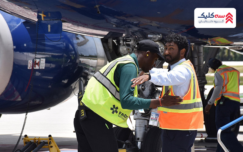 بازرسی مسافران توسط ماموران امنیت در پرواز