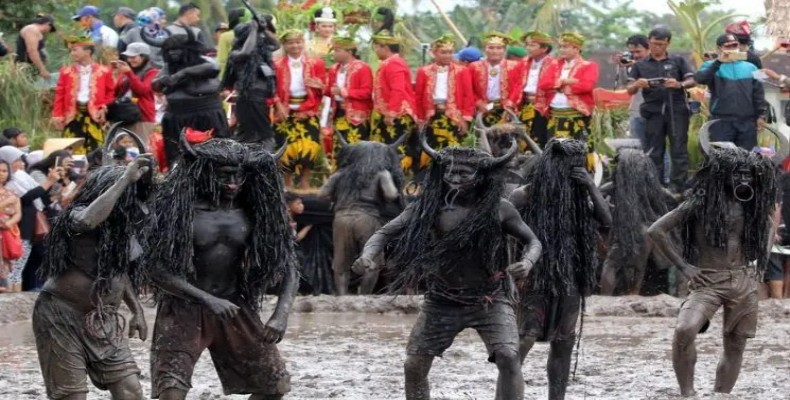 Kebo-Keboan انسان های گاومیش نما