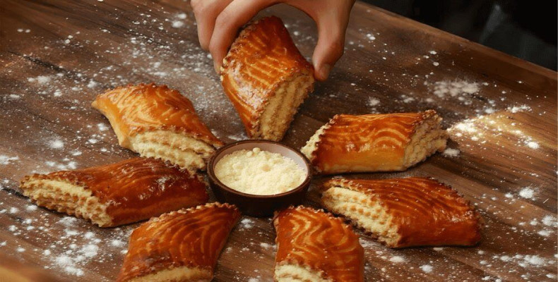 خوراکی‌های خیابانی ارمنستان، گاتا