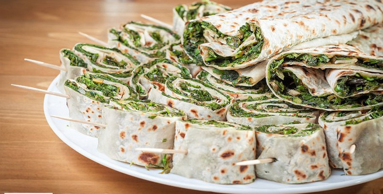 ژنگیالوف هاتس؛ طعمی گیاهی در قلب خیابان‌های ایروان