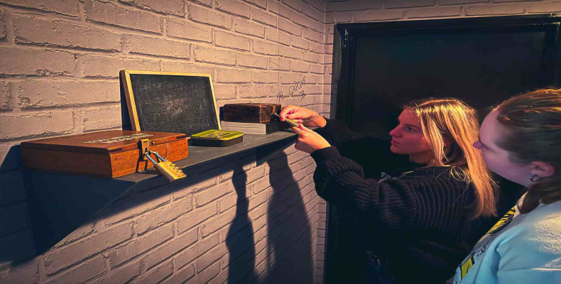 اتاق فرار رخنه