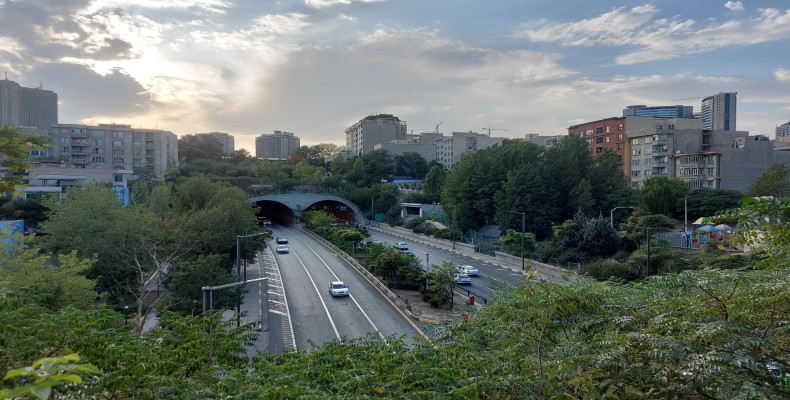 بام های تهران؛ بام تونل رسالت