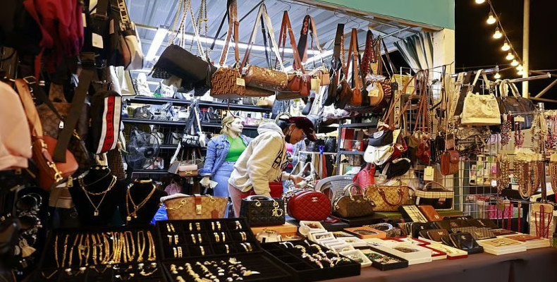 بازار الکرامه دبی (Al Karama Market)