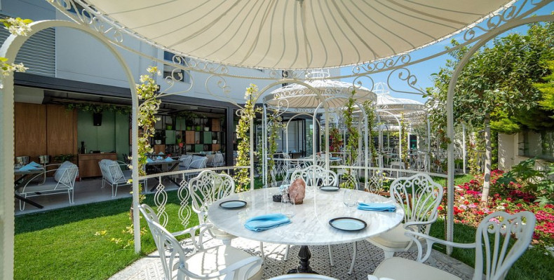 رستوران فلیچیتا در آنتالیا