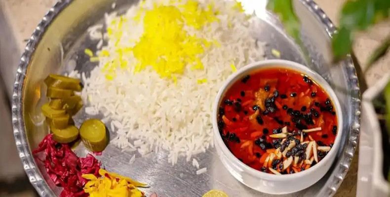 خورش خلال در رستوران اسلامی کرمانشاه