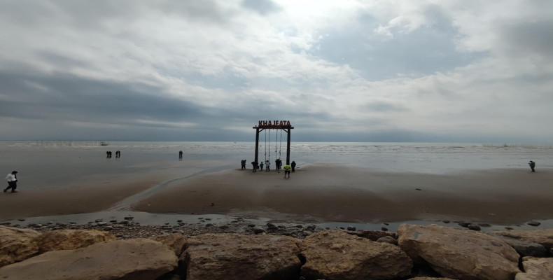 ساحل خواجه عطا از جاهای دیدنی بندرعباس