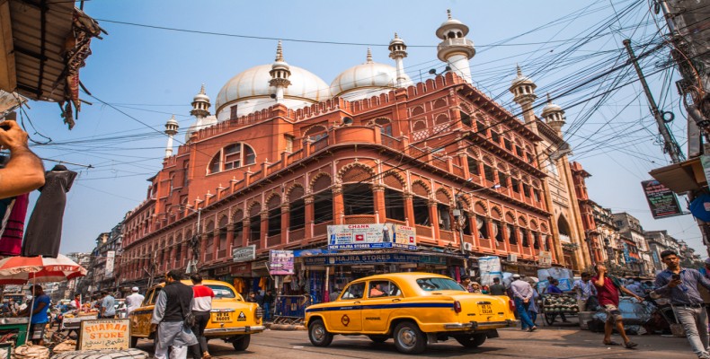 خیابان‌های شلوغ و معماری تاریخی کلکته