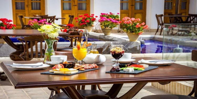 بهترین رستوران اصفهان از نظر مردم ، رستوران کریاس