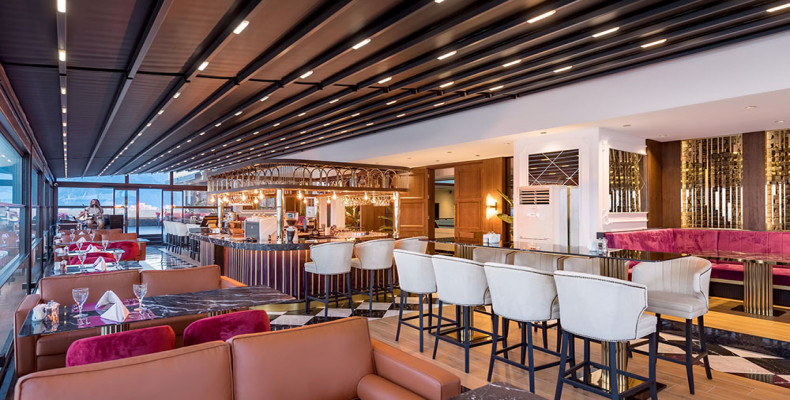 رستوران نئاپولیس فاین داینینگ در آنتالیا