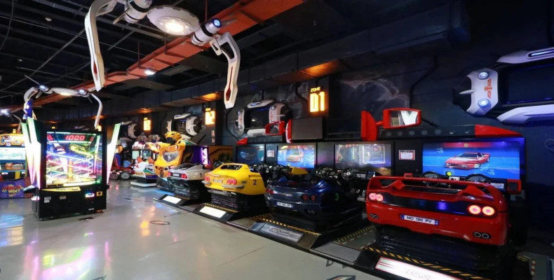 شهربازی سرپوشیده نیلگون قشم