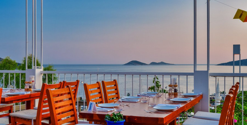 رستوران اوشن بلو در آنتالیا