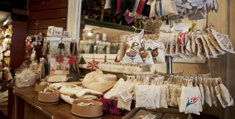 بازارهای دست دوم فروشی استانبول؛ فروشگاه نهیل (Nahıl)