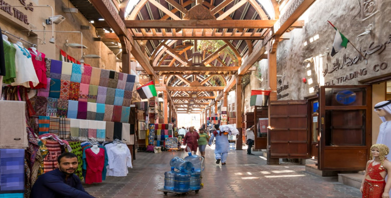 بازار پارچه دیره دبی (Textile Souk, Bur Dubai)
