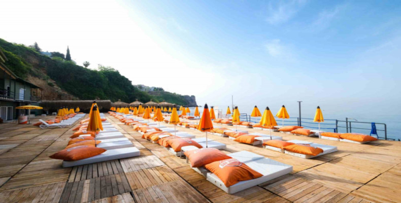 ساحل بی‌اِل‌اِم (BLM Beach) آنتالیا