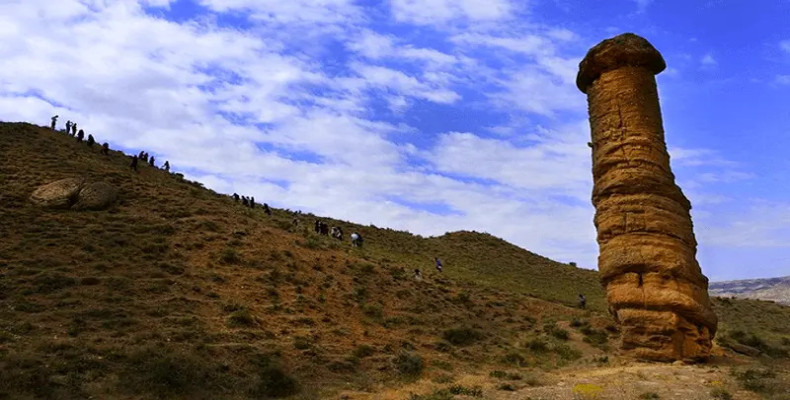 دودکش جن ماه‌نشان زنجان