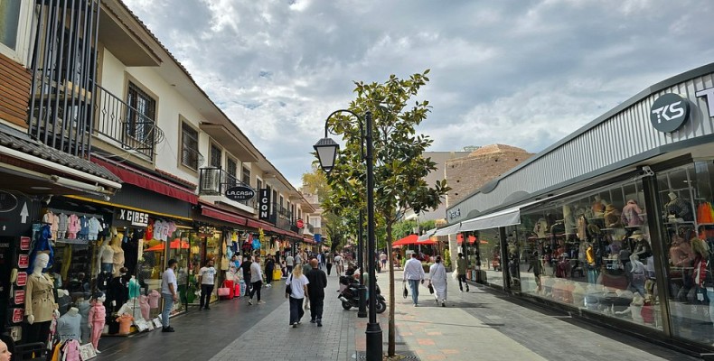 مراکز خرید کوش آداسی