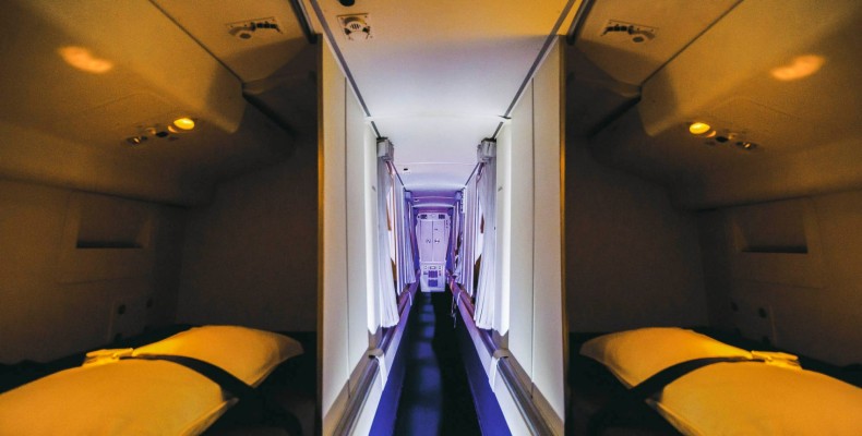 محل استراحت خدمه پرواز در هواپیمای بوئینگ – تخت‌های مخصوص خواب در داخل هواپیما