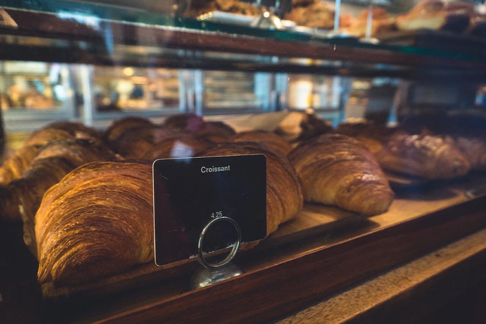 کراسان از شیرینی های فرانسوی