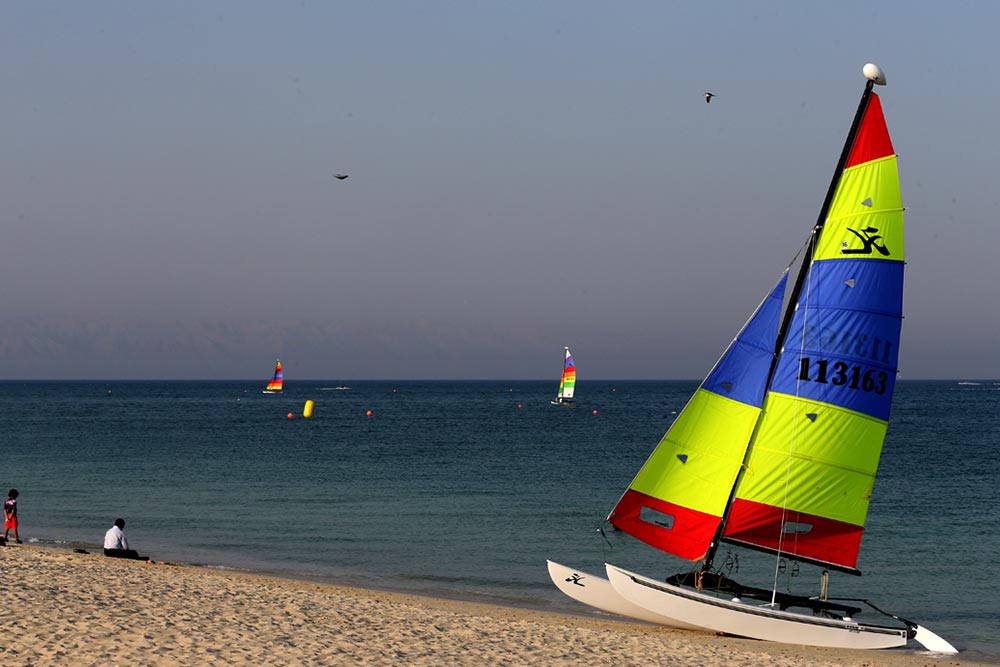 قایق سواری در سفر به کیش