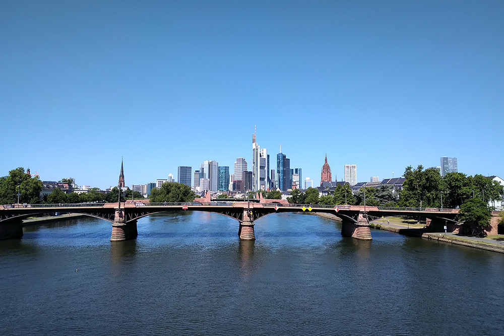 برلین یا فرانکفورت؟ کدام را انتخاب می کنید؟