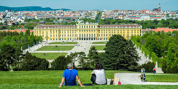 تفریحات وین؛ بازدید از اولین دیوانه خانه تا بررسی قتل های تاریخی!