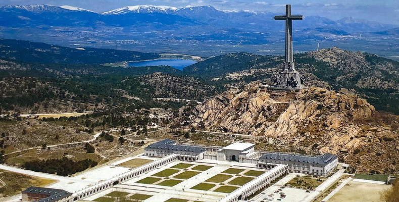 دره عظیم (Valle de los Cados)