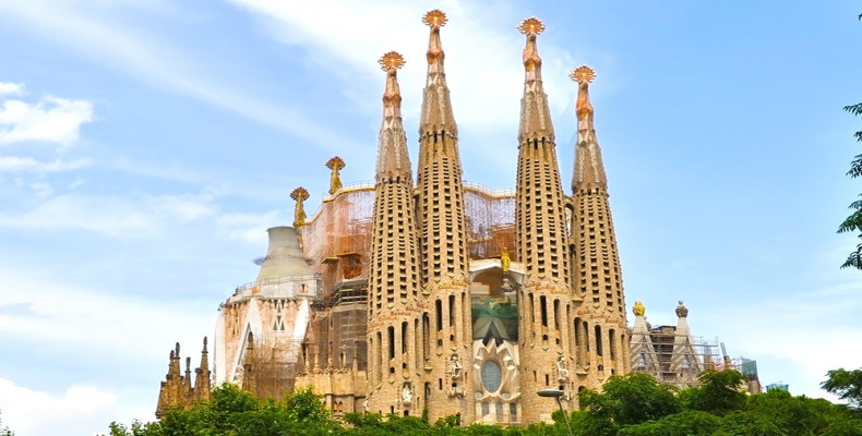 ساگرادا فامیلیا
