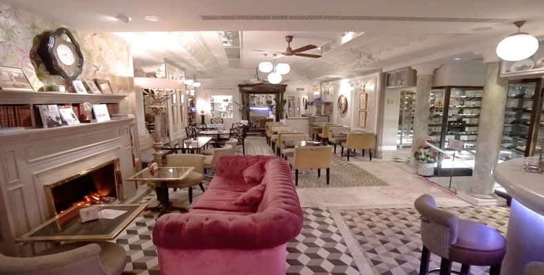 کافه دو اورینته (Café de Oriente)