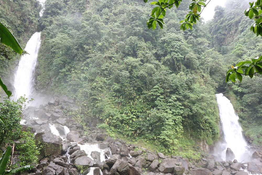 راهنمای سفر به دومینیکا