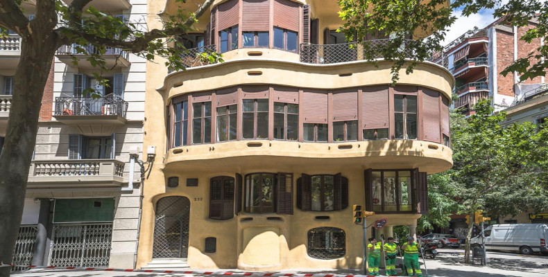 ساختمان  Casa Planells