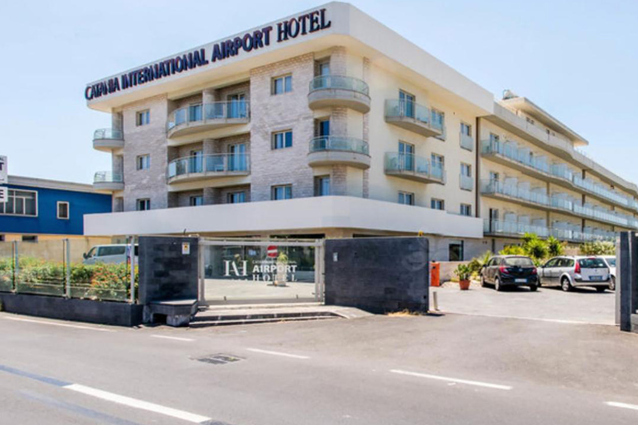 International Airport Hotel 