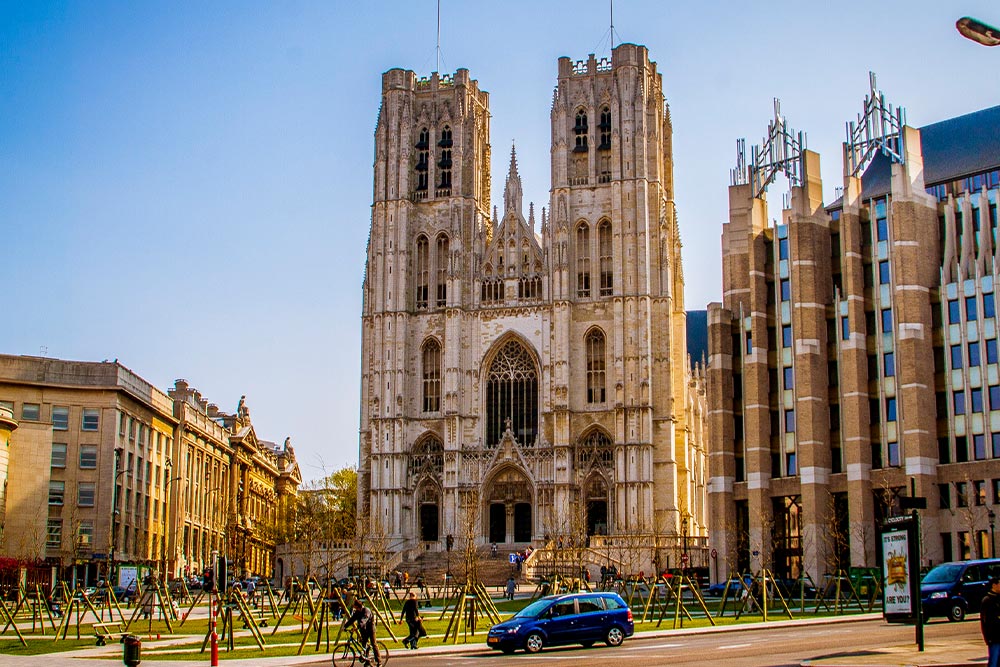 درباره کلیسای جامع سنت میشل و سنت گودوله