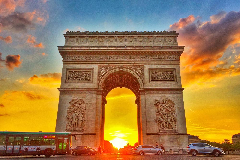 طاق پیروزی یا نصرت؟