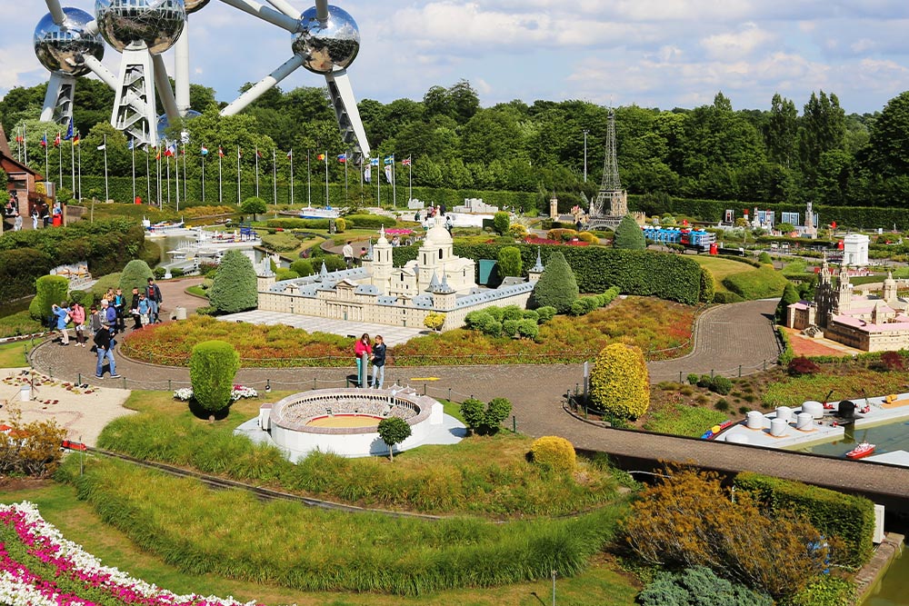 جاهای اطراف اتومیوم