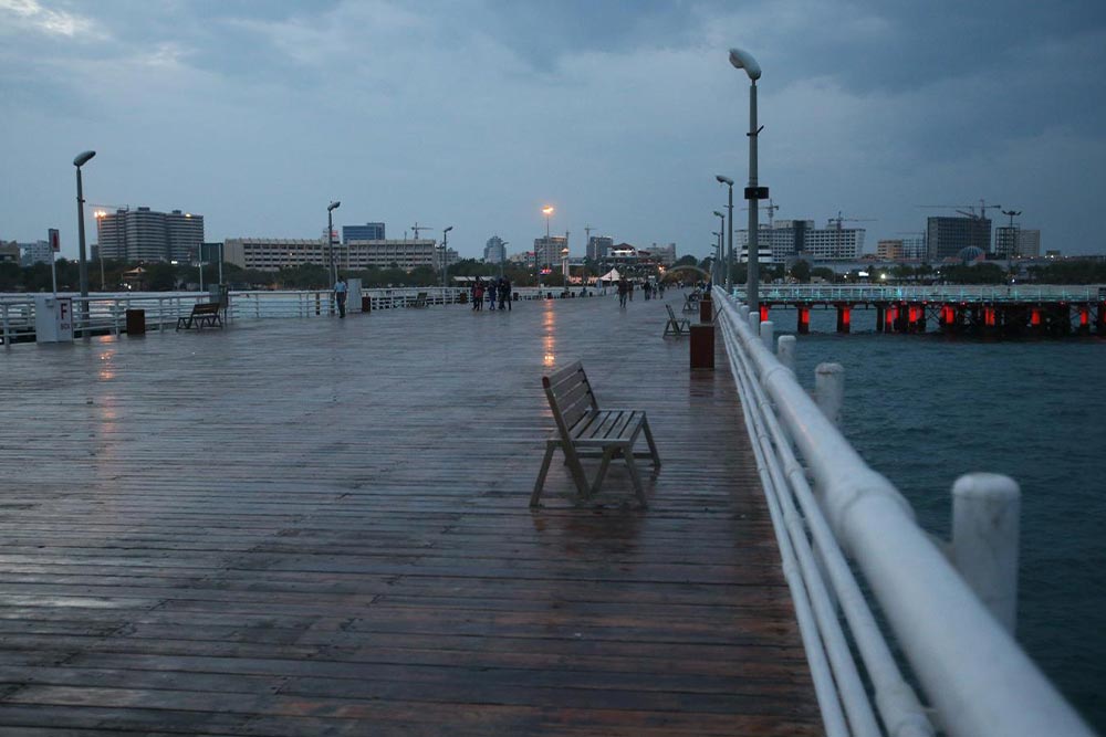 اسکله‌های تفریحی در نیمه شب‌ های کیش