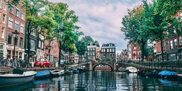 حمل و نقل در آمستردام؛ دوچرخه سواری یا تراموا؟