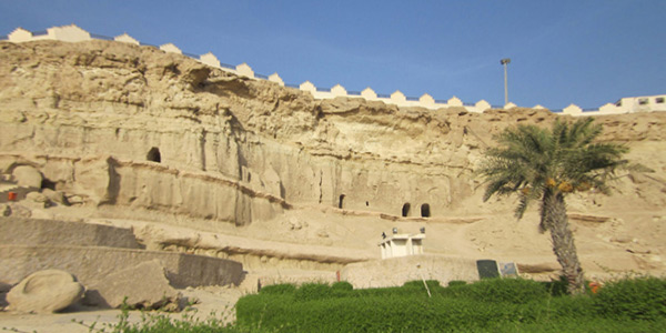 غار خربس قشم