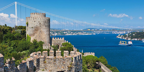 سفر به استانبول در بهار: از لاله‌زارها تا قصرهای عثمانی