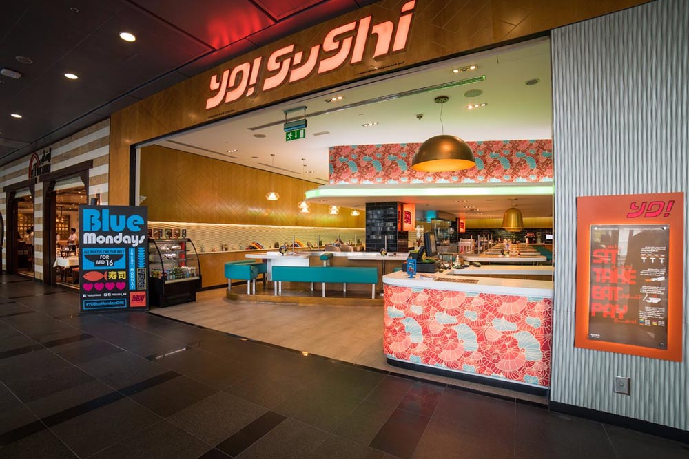 مرکز خرید ابن بطوطه دبی و Yo Sushi Restaurant
