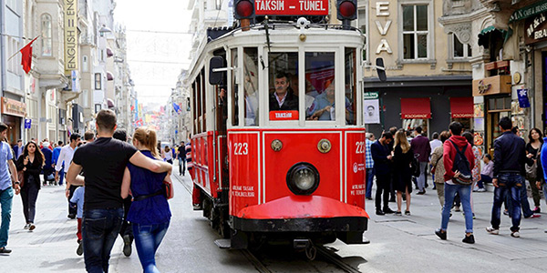 Esteghlal Street, Istanbul