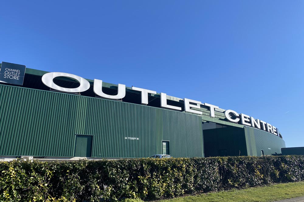 Calais outlet