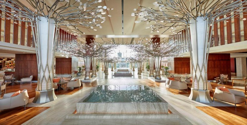 لابی مدرن هتل Mandarin Oriental Jumeira از هتل های لوکس دبی