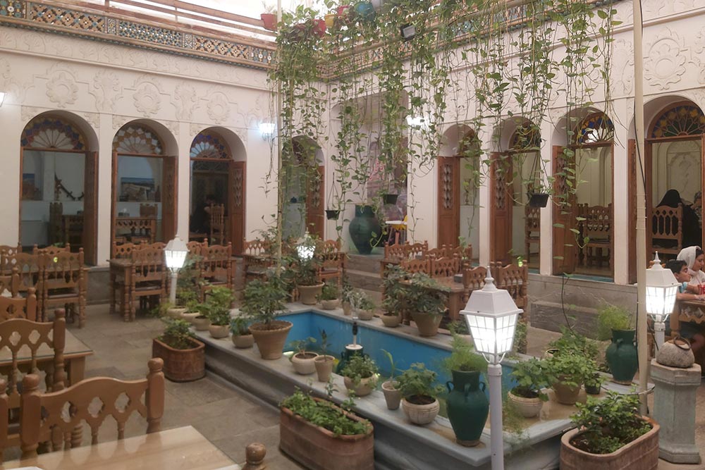 کافه همدم‌السلطنه