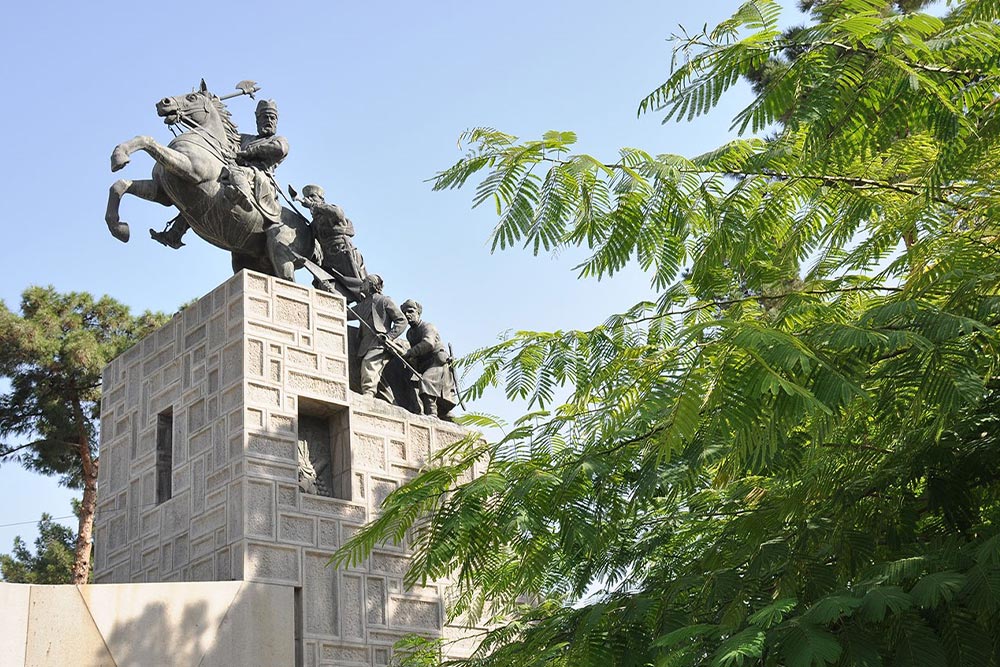 باغ موزه نادری