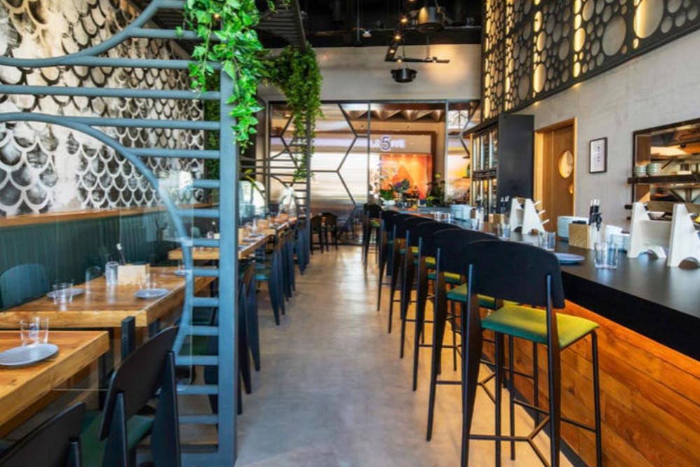 رستوران های ژاپنی در دبی Goldfish Sushi & Yakitori