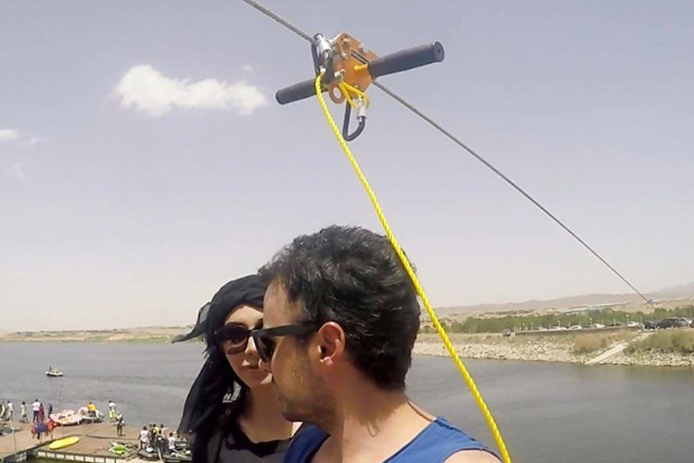 زیپ لاین چیتگر